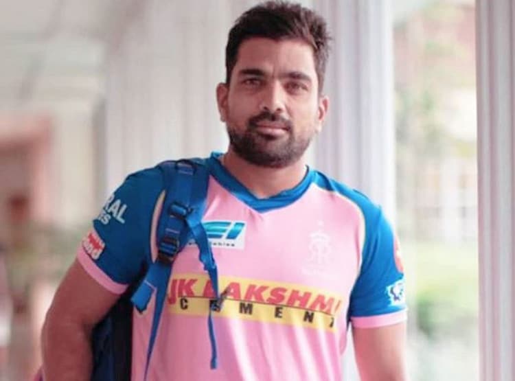 IPL से पहले बड़ा झटका, राजस्थान रॉयल्स के फील्डिंग कोच कोरोना पॉजिटिव