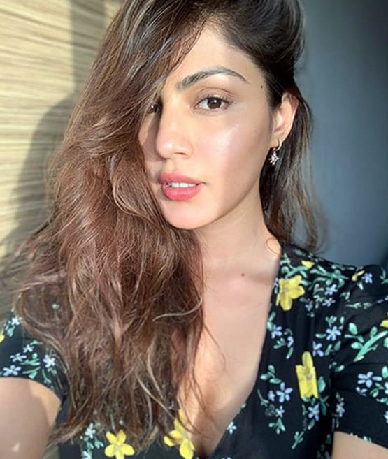 सुशांत केस: रिया ने जारी किया स्टेटमेंट, कही गई ये 8 बड़ीं बातें