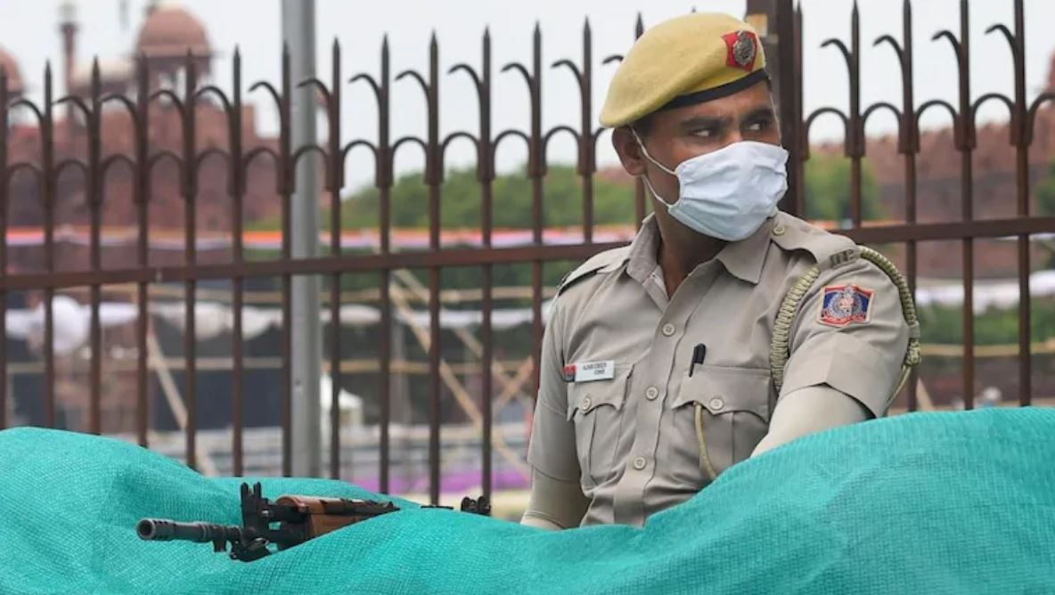 दिल्ली में आतंकी गिरफ्तार