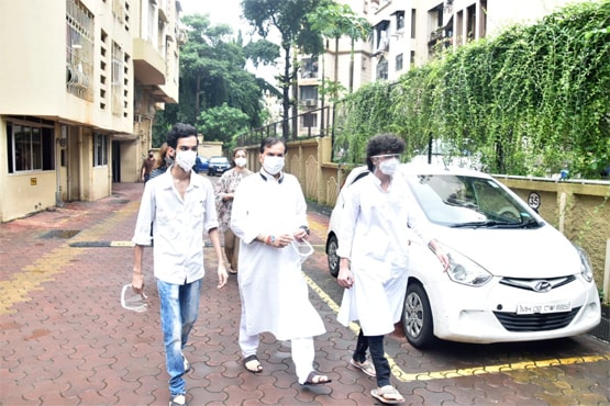 पंडित जसराज के अंतिम दर्शन को पहुंचे संगीत जगत के दिग्गज, देखें PHOTOS