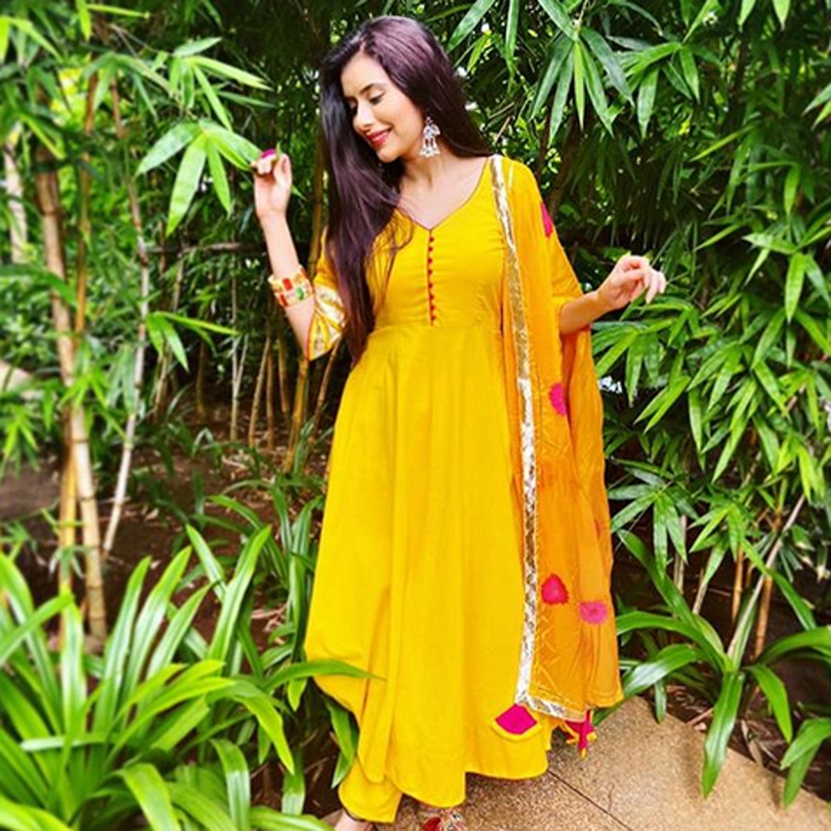 चारू असोपा