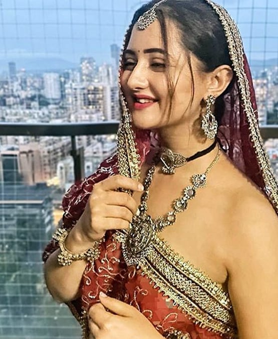 रश्मि ने एक्टर मृणाल जैन को बांधी राखी, लिया मुंहबोले भाई का आशीर्वाद