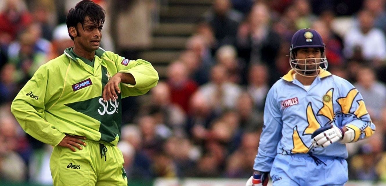 पहली भिड़ंत में सचिन पर भारी पड़े थे अख्तर, किया था क्लीन बोल्ड