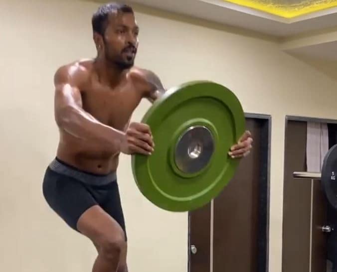 Video: IPL में धमाके के लिए बेताब हैं पंड्या, कर रहे ये टफ ट्रेनिंग