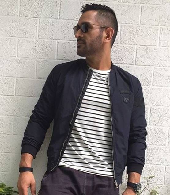 कितना बदला धोनी का लुक? हेयरस्टाइल पर मुशर्रफ भी थे फिदा