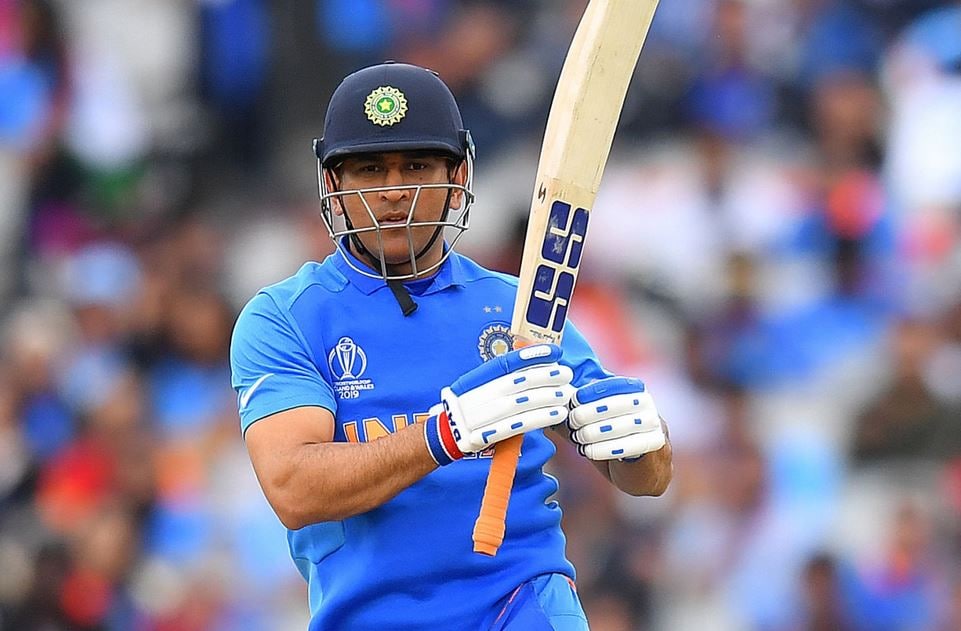 इस दिग्गज ने बताया- क्यों दूसरे भारतीय कप्तानों से अलग थे धोनी