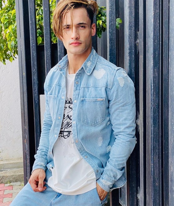 बिग बॉस कंटेस्टेंट आसिम रियाज पर बाइक सवार ने किया हमला, लगी चोट