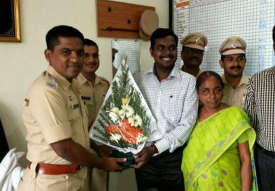 फ्रेंडशिप डे: पंक्चर की दुकान पर करते थे काम, दोस्तों ने भरी फीस, बन गए IAS