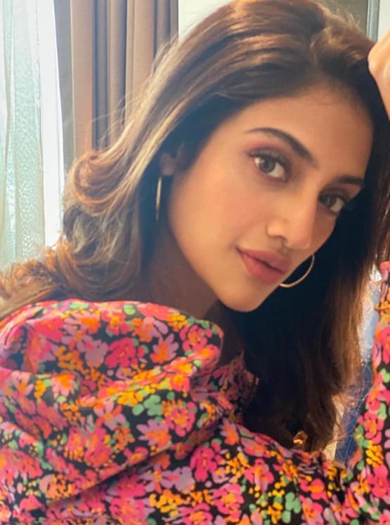 राखी पर नुसरत जहां का ट्रैडिशनल लुक, पति संग शेयर की रोमांटिक फोटो