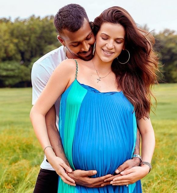 हार्दिक के बेटे को गोद में उठाकर भावुक हुए भाई क्रुणाल, कही ये बात