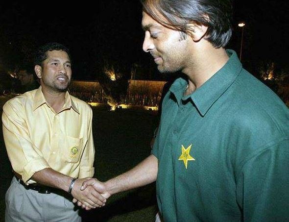 पहली बार सचिन से टक्कर होने पर कौन जीता? अख्तर ने बताया