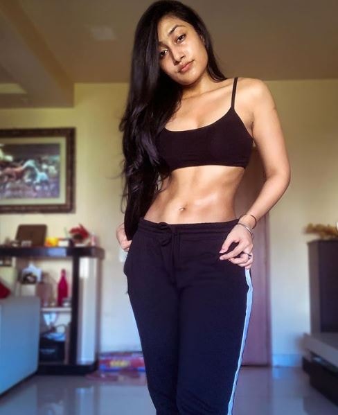 चहल की मंगेतर धनश्री का सोशल मीडिया पर खूबसूरत अंदाज, Photos