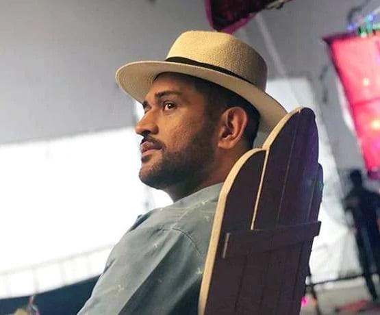 कितना बदला धोनी का लुक? हेयरस्टाइल पर मुशर्रफ भी थे फिदा