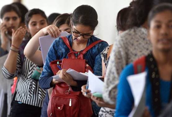 कोरोना संकट में भी होगी NEET-JEE परीक्षा, बरती जाएंगी ये सावधानियां