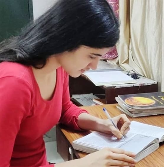 क्या है 10+8+6 तकनीक, जिसे फॉलो कर मॉडल ने पास की UPSC परीक्षा