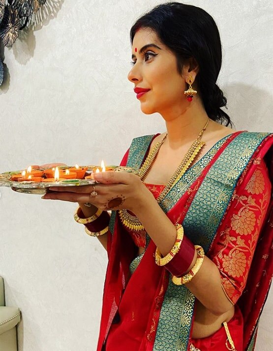 राजीव सेन ने शेयर की पत्नी चारु असोपा की गॉर्जियस फोटो, जाहिर किया प्यार