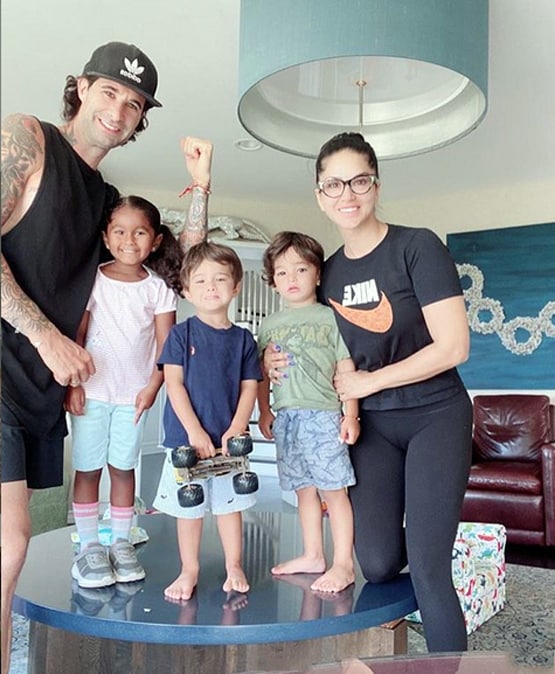 सनी लियोनी के बच्चों ने सेलिब्रेट की राखी, एक्ट्रेस ने शेयर की तस्वीरें