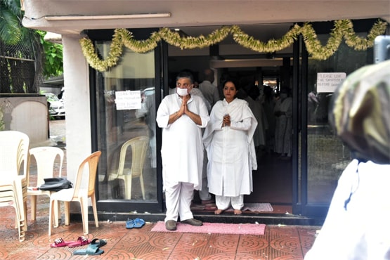 पंडित जसराज के अंतिम दर्शन को पहुंचे संगीत जगत के दिग्गज, देखें PHOTOS