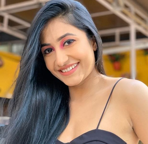 चहल की मंगेतर धनश्री का सोशल मीडिया पर खूबसूरत अंदाज, Photos