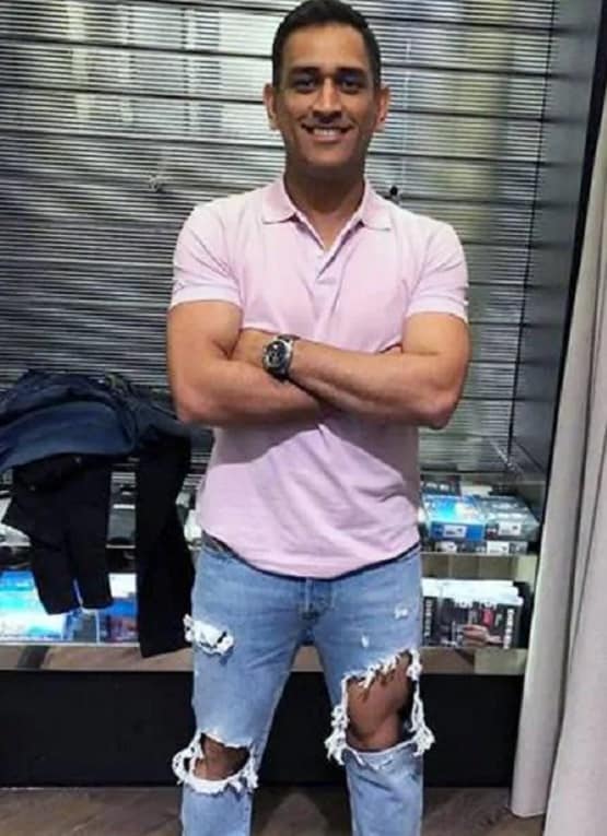 कितना बदला धोनी का लुक? हेयरस्टाइल पर मुशर्रफ भी थे फिदा