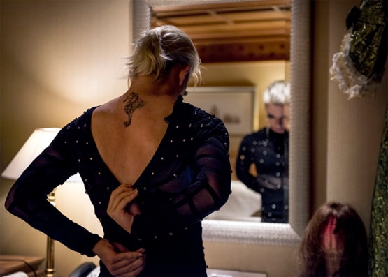 कोरोना ने किया कंगाल, 2 डॉलर में देह-व्यापार को मजबूर हुईं यहां की महिलाएं