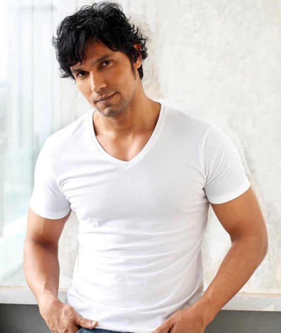 टैक्सी चलाने से लेकर हॉलीवुड तक का सफर, ऐसे जमा रणदीप हुड्डा का सिक्का