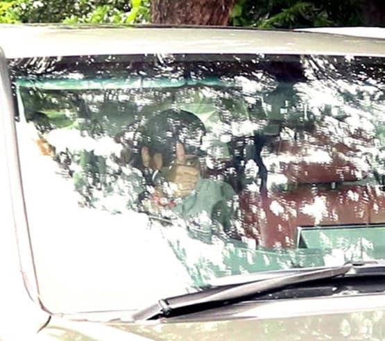 कोरोना से जंग जीतते ही घर के लिए रवाना हुए अभिषेक बच्चन, PHOTOS