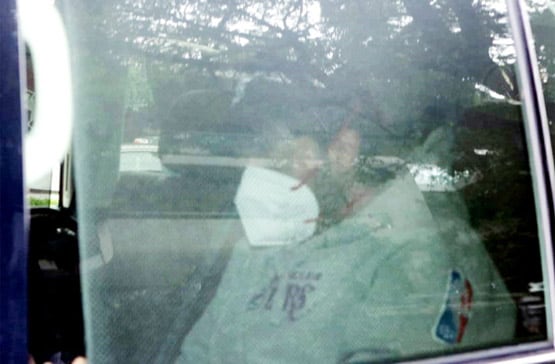 कोरोना से जंग जीतते ही घर के लिए रवाना हुए अभिषेक बच्चन, PHOTOS