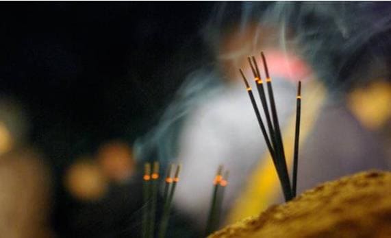 घर-घर जलने वाली हर दूसरी अगरबत्ती चाइनीज, क्या अब बदलेगी सूरत?