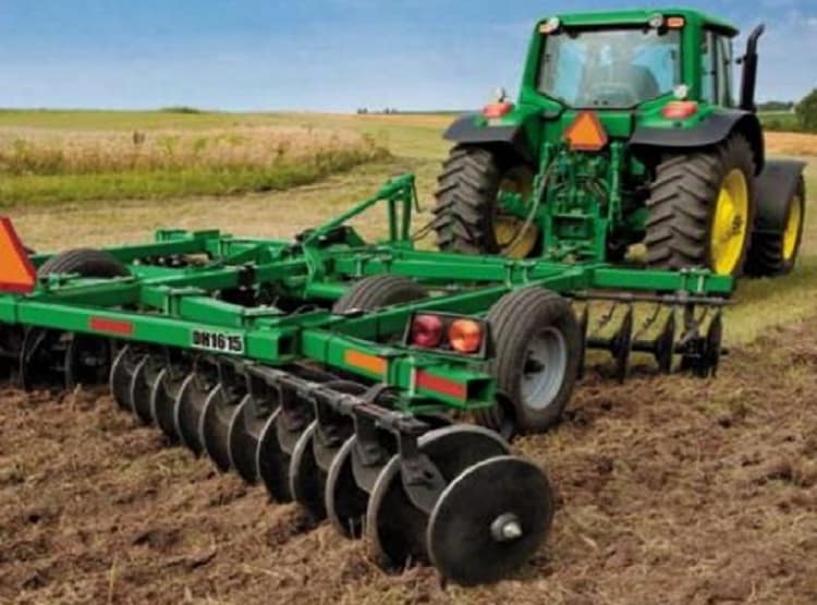 मोदी सरकार ट्रैक्टर समेत इन मशीनों के नियम में करेगी बदलाव, जानिए वजह