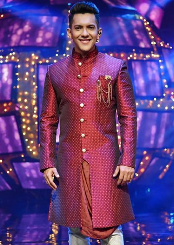 एक्टिंग-सिंगिंग का नहीं चला जादू, एंकरिंग कर मशहूर हुए आदित्य नारायण