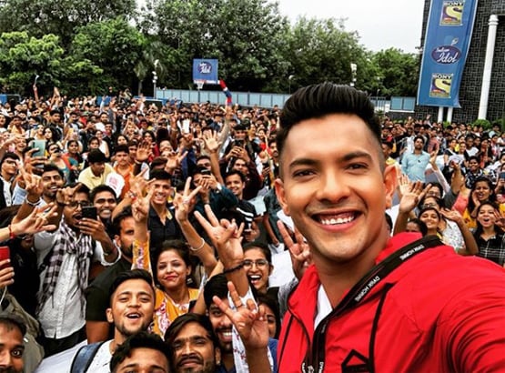 एक्टिंग-सिंगिंग का नहीं चला जादू, एंकरिंग कर मशहूर हुए आदित्य नारायण