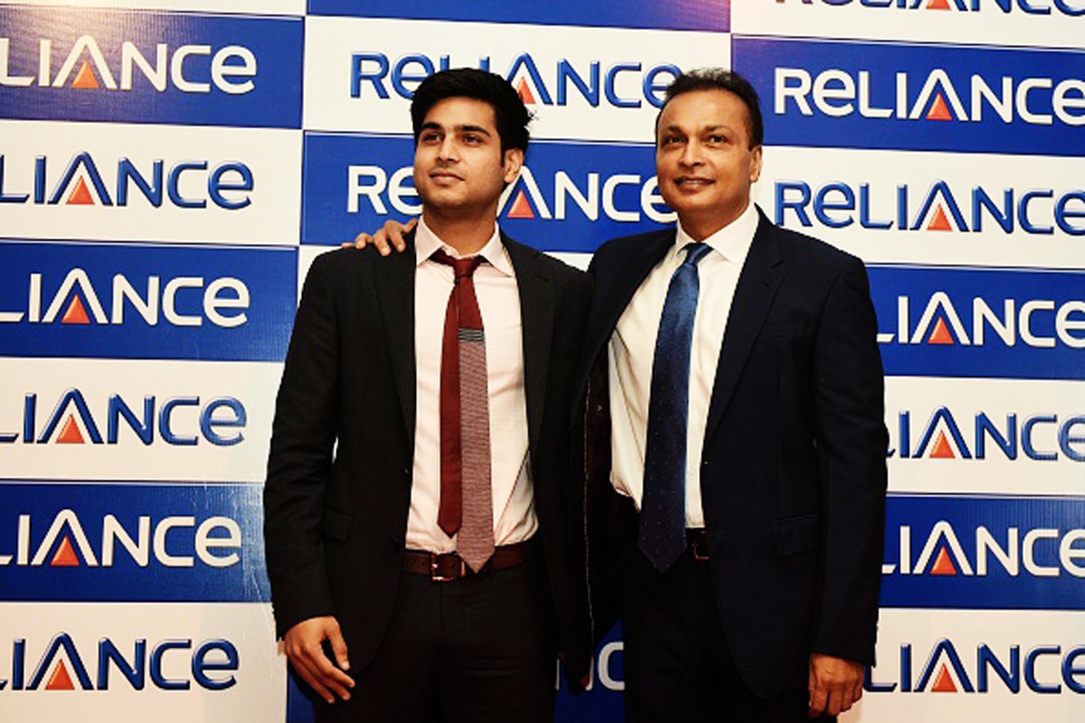 अनिल अंबानी अपने बेटे के साथ (Photo: Getty Images) 