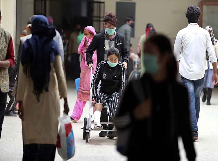 अगस्त बना मुसीबत: देश में 12 लाख कोरोना केस, दुनिया में सबसे ज्यादा