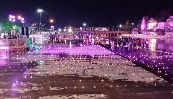 भूमिपूजन से पहले देखिए रात में कैसे जगमगाई अयोध्या नगरी, Photos