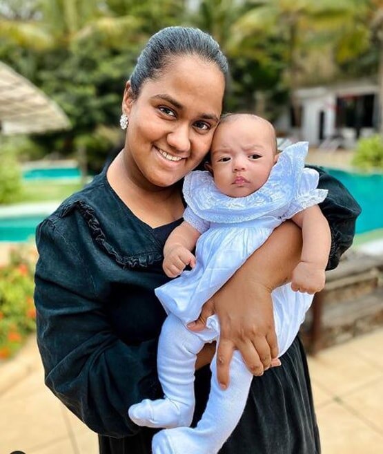 अर्प‍िता के बर्थडे पर आयुष ने शेयर की रोमांट‍िक फोटो, लिखा स्पेशल नोट