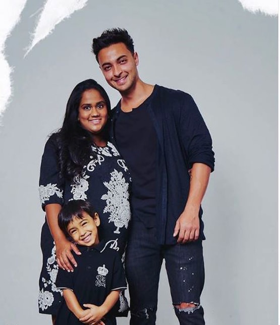 अर्प‍िता के बर्थडे पर आयुष ने शेयर की रोमांट‍िक फोटो, लिखा स्पेशल नोट