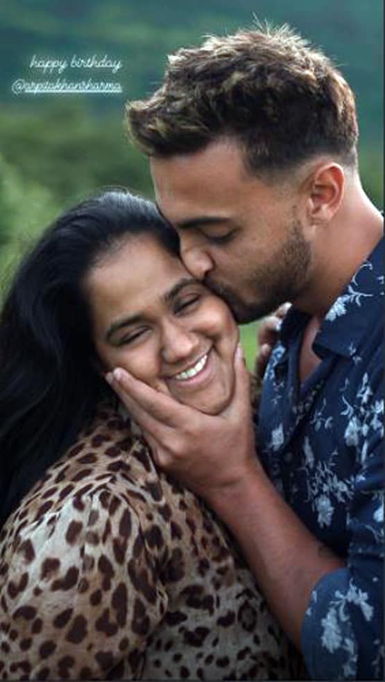 अर्प‍िता के बर्थडे पर आयुष ने शेयर की रोमांट‍िक फोटो, लिखा स्पेशल नोट