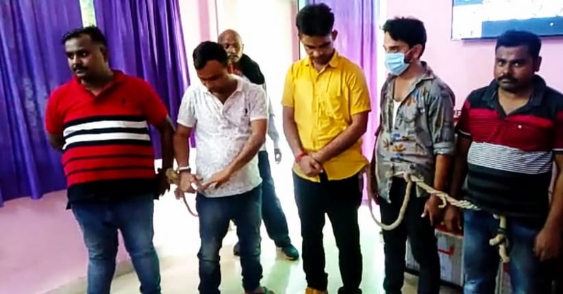 लॉकडाउन में शराब की पार्टी, बार बालाओं का भी था इंतजाम, ऐसे खुली पोल