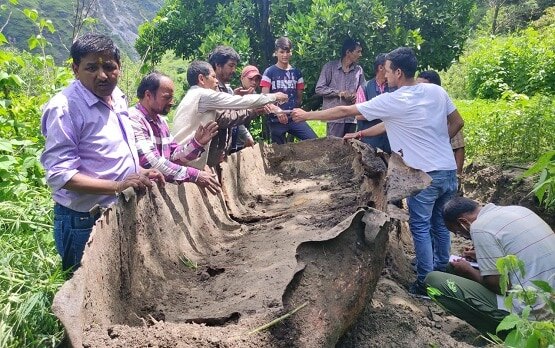 झील में चल रहा था काम, 49 साल बाद मिली अंग्रेजो के जमाने की नाव