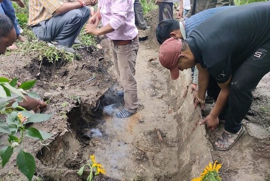 झील में चल रहा था काम, 49 साल बाद मिली अंग्रेजो के जमाने की नाव