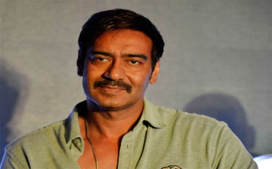 गाड़ियों के शौकीन अजय देवगन ने खरीदी BMW, सोशल मीडिया पर फोटोज वायरल