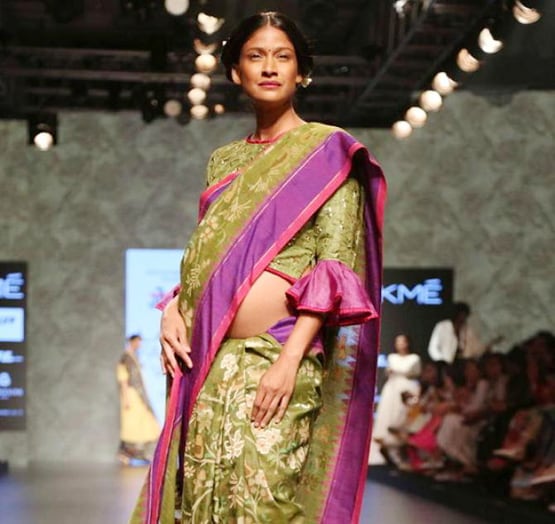 बेबी बंप फ्लॉन्ट करते हुए इन एक्ट्रेसेज ने किया रैंप वॉक, खूब बटोरी सुर्ख‍ियां