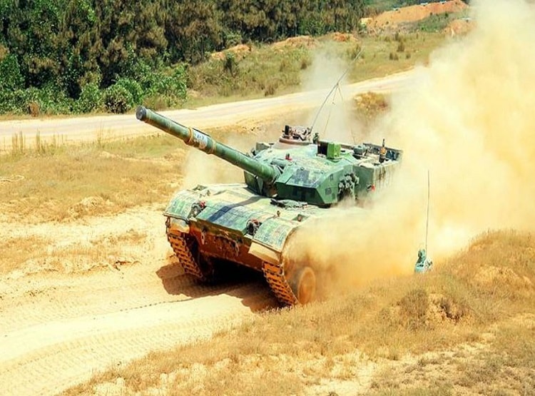 चीन ने LAC पर लगाए T-15 टैंक, क्या T-90 के आगे टिक पाएगा ये हथियार?