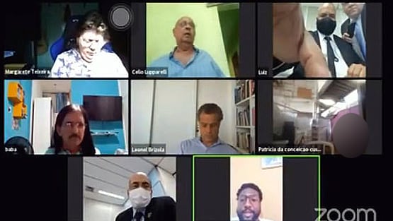 जूम मीटिंग के दौरान कैमरा रह गया ऑन, संबंध बनाते दिखा कपल