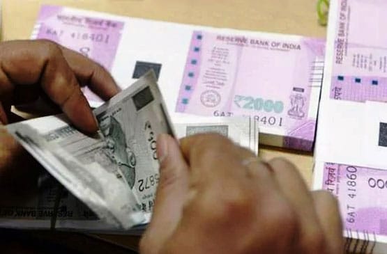 सोना, FD या शेयर? जानें, जनवरी से अब तक कहां मिला सबसे बढ़िया रिटर्न