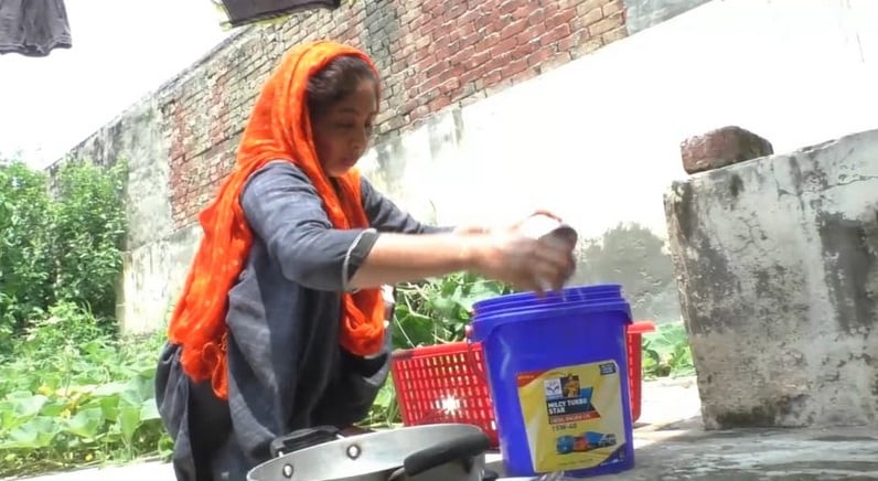 साइकिलिस्ट बेटी जीत चुकी है कई मेडल, गरीबी में लगाई मदद की गुहार