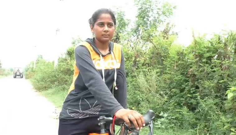 साइकिलिस्ट बेटी जीत चुकी है कई मेडल, गरीबी में लगाई मदद की गुहार