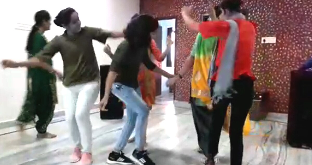महिला जेल प्रहरियों का डांस वीडियो वायरल