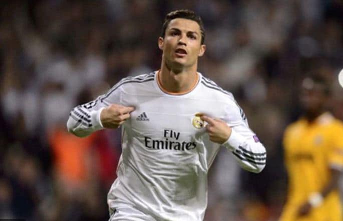 रोनाल्डो ने खरीदी दुनिया की सबसे महंगी कार, दाम सुन दंग रह जाएंगे आप